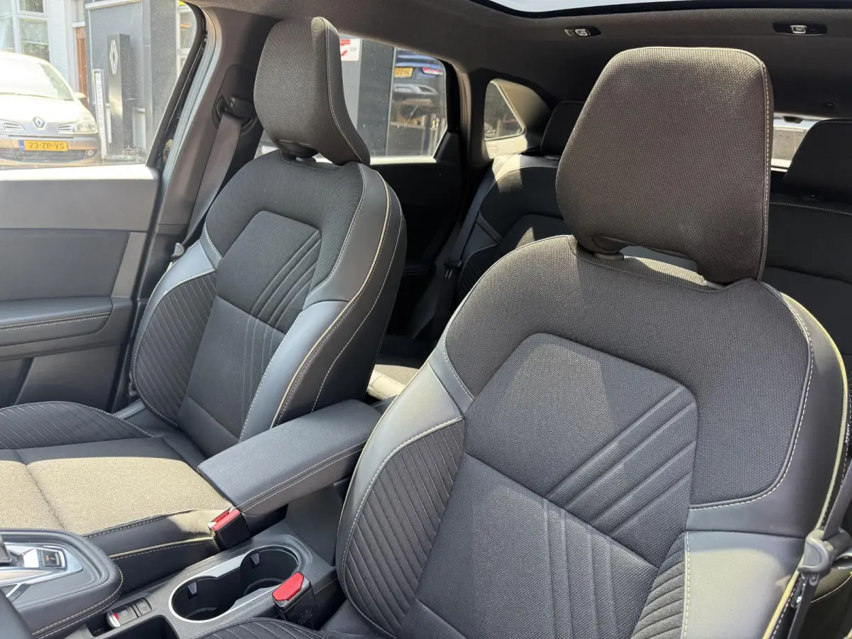 1.6 E-Tech full hybrid 145 Iconic+Panoramadak!!