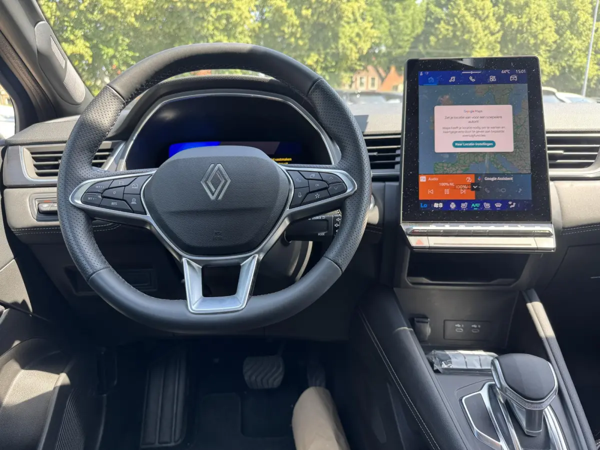 1.6 E-Tech full hybrid 145 Iconic+Panoramadak!!