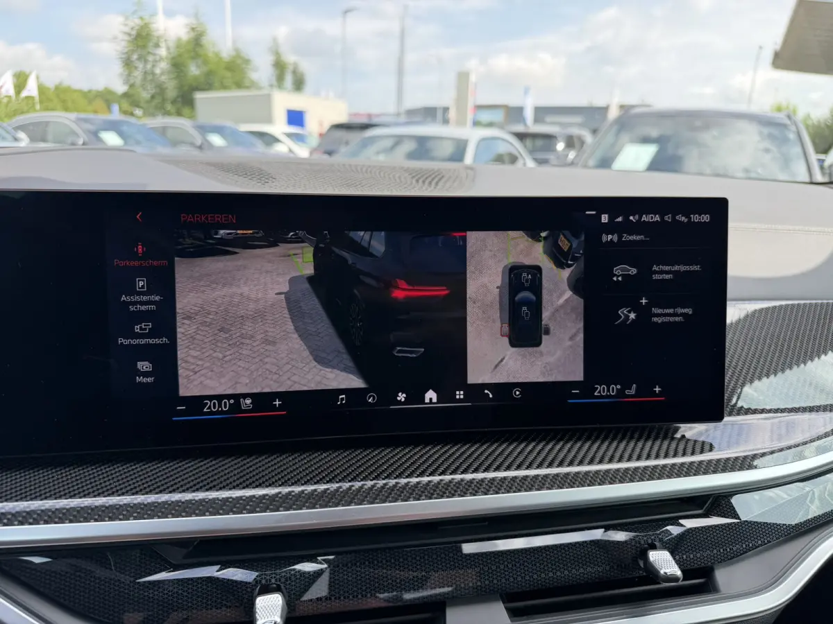 xDrive50e M Sport Sky Lounge Panoramadak Wegklapbare trekhaak Harman-Kardon Sound Keyless Entry Head-Up Display Comfortzetels