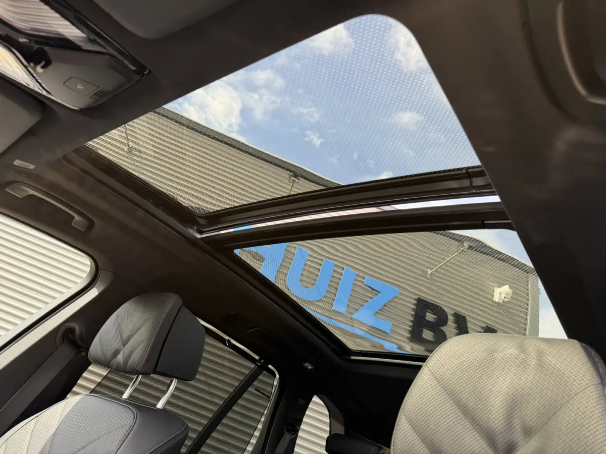 xDrive50e M Sport Sky Lounge Panoramadak Wegklapbare trekhaak Harman-Kardon Sound Keyless Entry Head-Up Display Comfortzetels