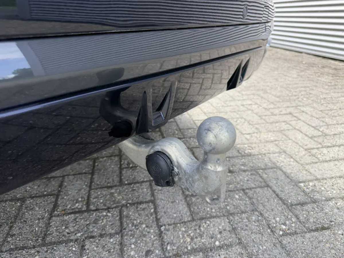 xDrive50e M Sport Sky Lounge Panoramadak Wegklapbare trekhaak Harman-Kardon Sound Keyless Entry Head-Up Display Comfortzetels