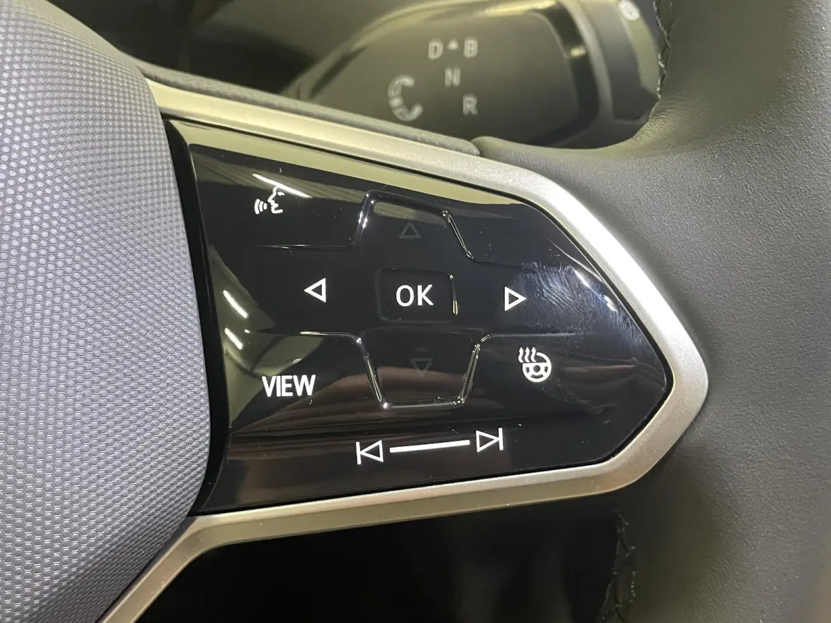 Pro Limited Edition 77 kWh Navigatie Apple Carplay/Android Auto Keyless PDC V+A Climate Control DAB+ Lane Assist Adaptieve Cruise control Velours / Alcantara bekleding 19" Lichtmetalen Velge