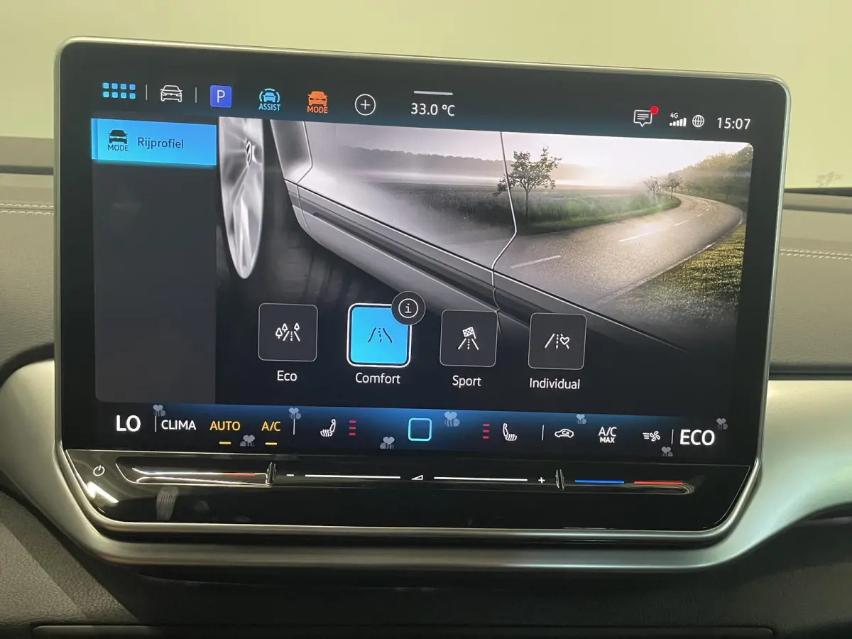 Pro Limited Edition 77 kWh Navigatie Apple Carplay/Android Auto Keyless PDC V+A Climate Control DAB+ Lane Assist Adaptieve Cruise control Velours / Alcantara bekleding 19" Lichtmetalen Velge