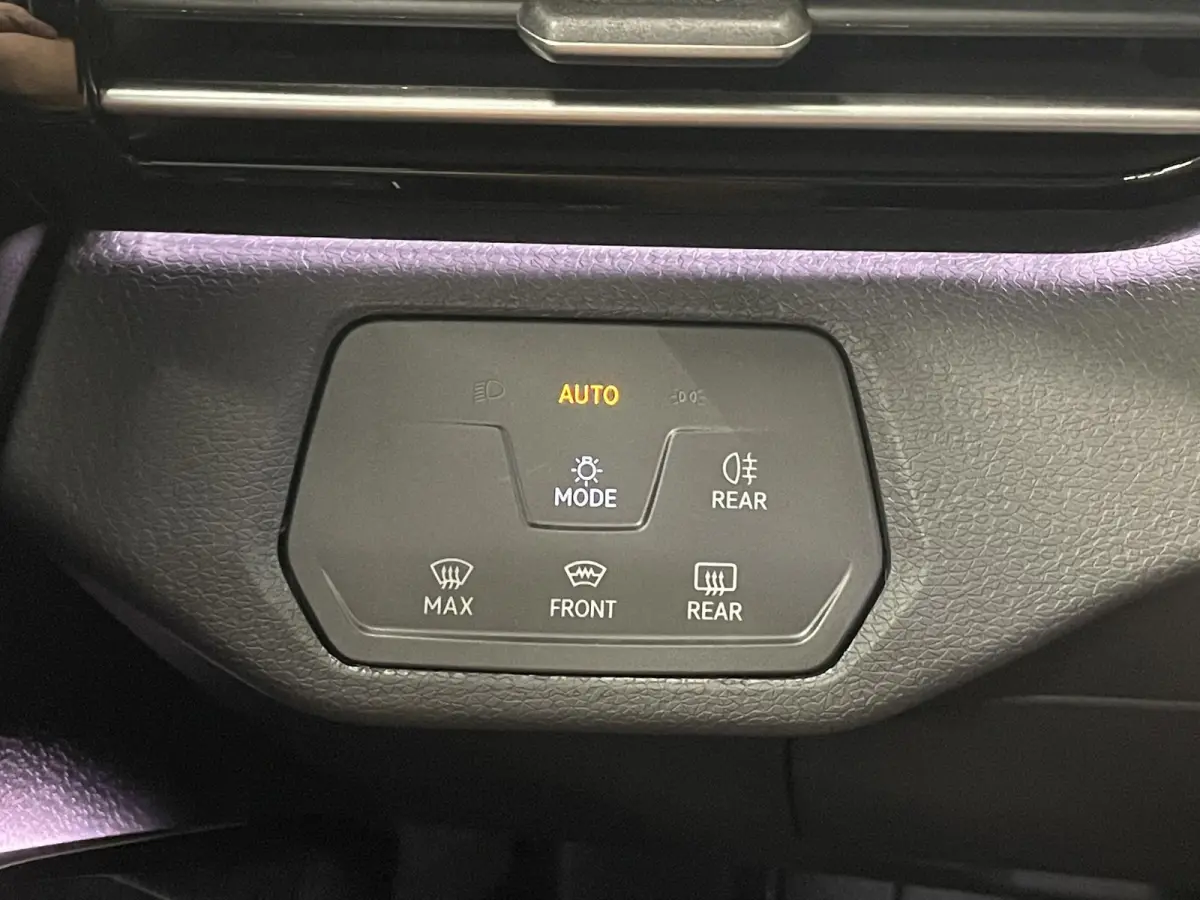 Pro Limited Edition 77 kWh Navigatie Apple Carplay/Android Auto Keyless PDC V+A Climate Control DAB+ Lane Assist Adaptieve Cruise control Velours / Alcantara bekleding 19" Lichtmetalen Velge