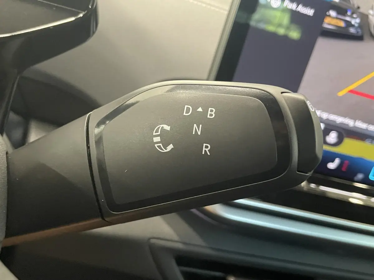 Pro Limited Edition 77 kWh Navigatie Apple Carplay/Android Auto Keyless PDC V+A Climate Control DAB+ Lane Assist Adaptieve Cruise control Velours / Alcantara bekleding 19" Lichtmetalen Velge