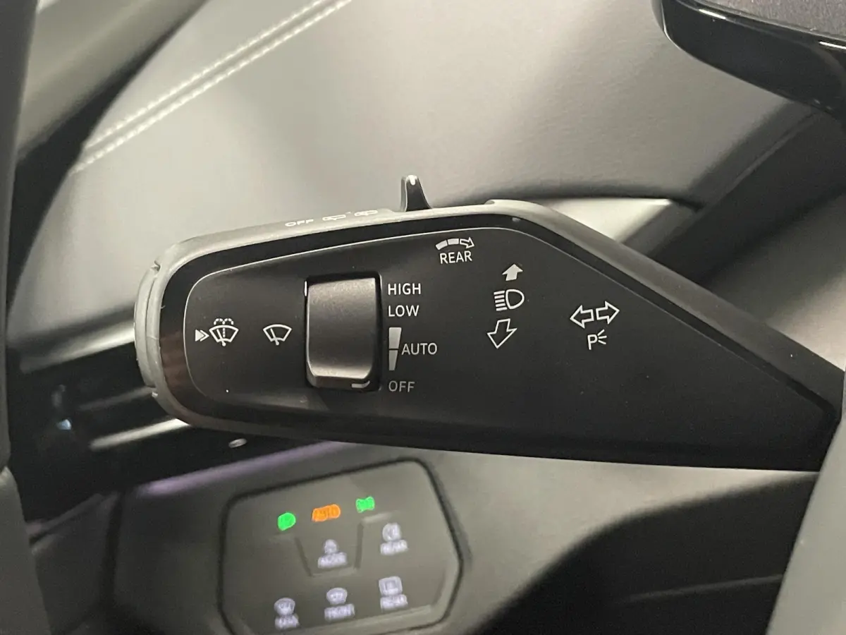 Pro Limited Edition 77 kWh Navigatie Apple Carplay/Android Auto Keyless PDC V+A Climate Control DAB+ Lane Assist Adaptieve Cruise control Velours / Alcantara bekleding 19" Lichtmetalen Velge