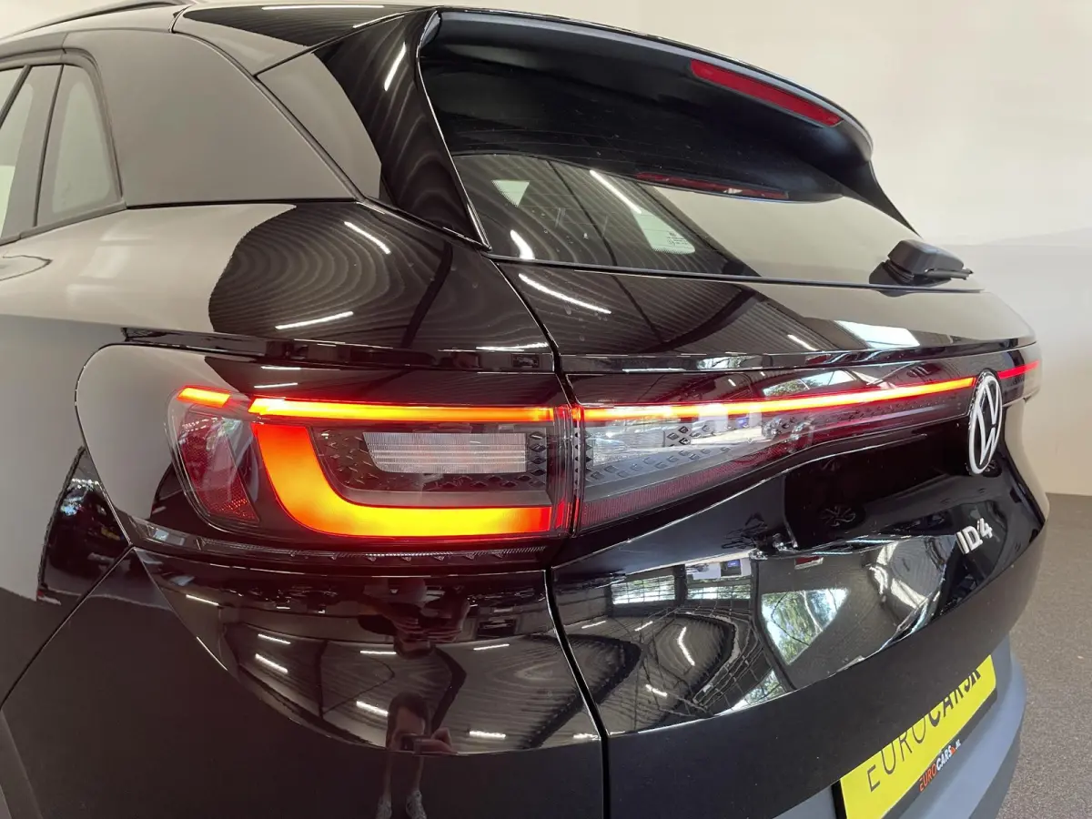 Pro Limited Edition 77 kWh Navigatie Apple Carplay/Android Auto Keyless PDC V+A Climate Control DAB+ Lane Assist Adaptieve Cruise control Velours / Alcantara bekleding 19" Lichtmetalen Velge