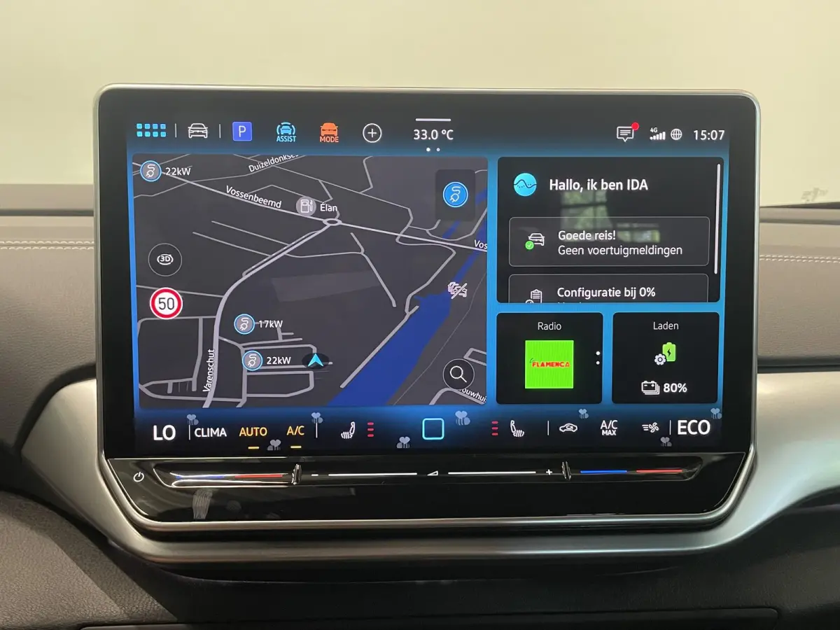 Pro Limited Edition 77 kWh Navigatie Apple Carplay/Android Auto Keyless PDC V+A Climate Control DAB+ Lane Assist Adaptieve Cruise control Velours / Alcantara bekleding 19" Lichtmetalen Velge