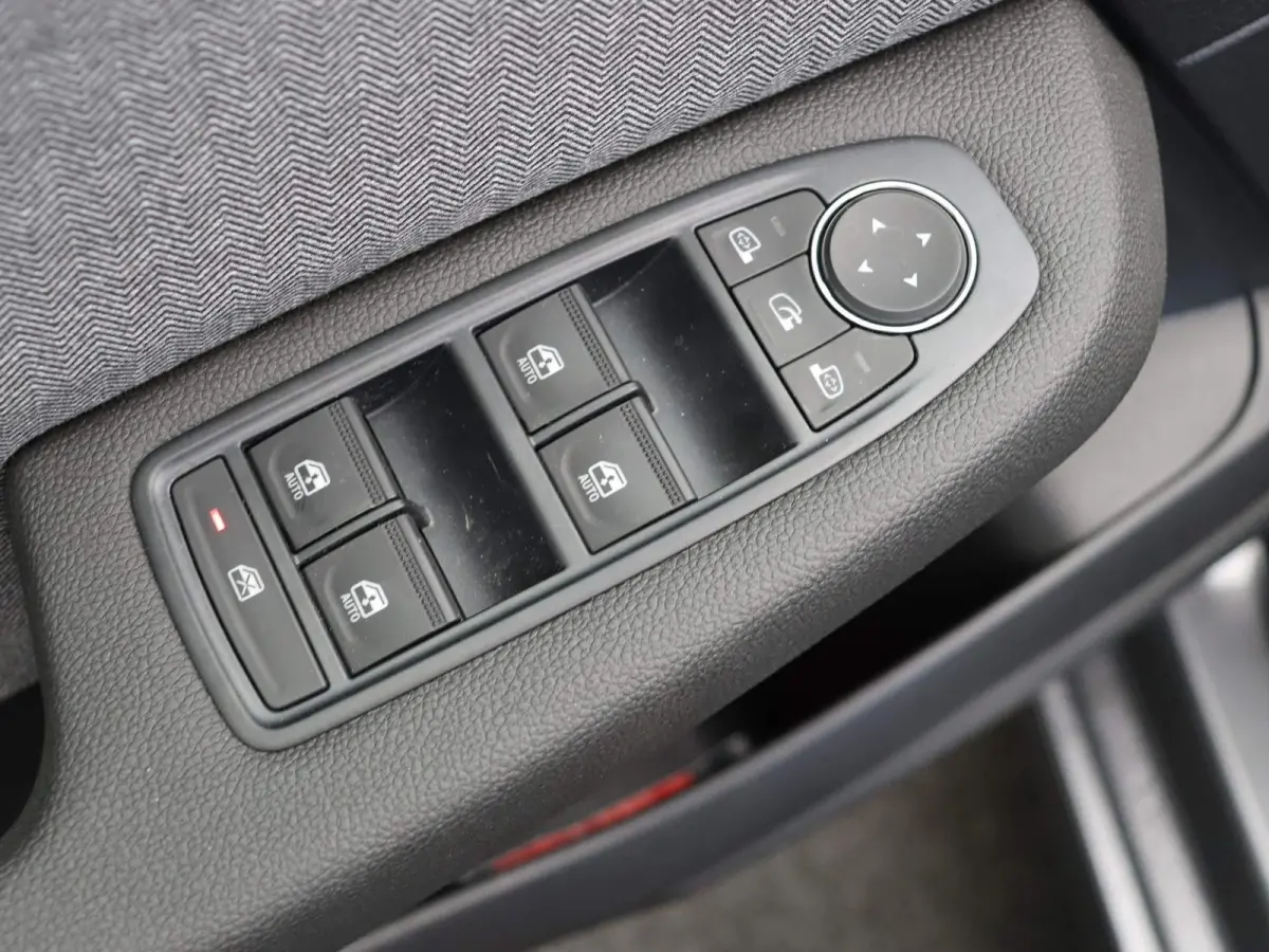 TCe 90pk GPF techno | Apple carplay | Android auto | Climate control | Achteruitrijcamera |