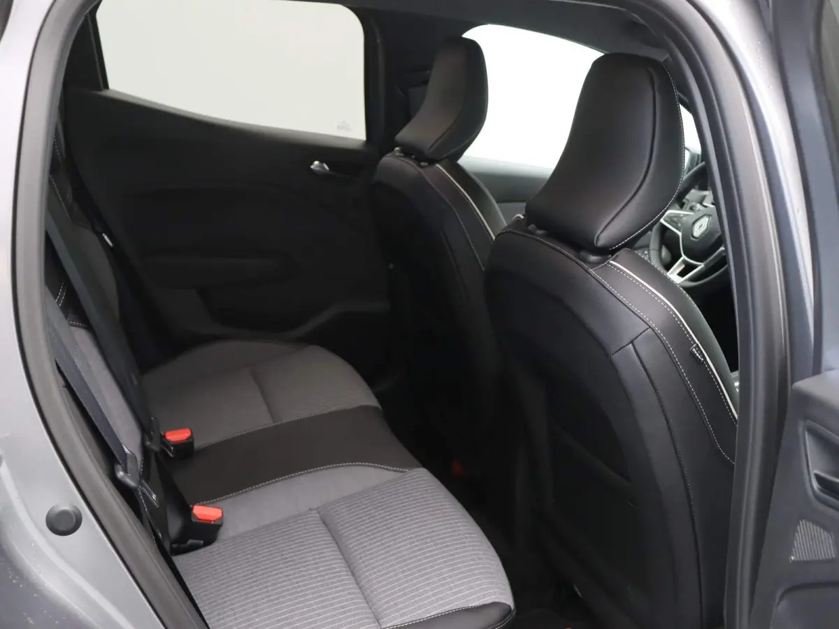 TCe 90pk GPF techno | Apple carplay | Android auto | Climate control | Achteruitrijcamera |