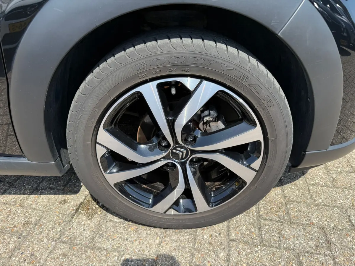 1.2 PureTech Shine, Navi, Airco, Keyless, NAP, INC BTW