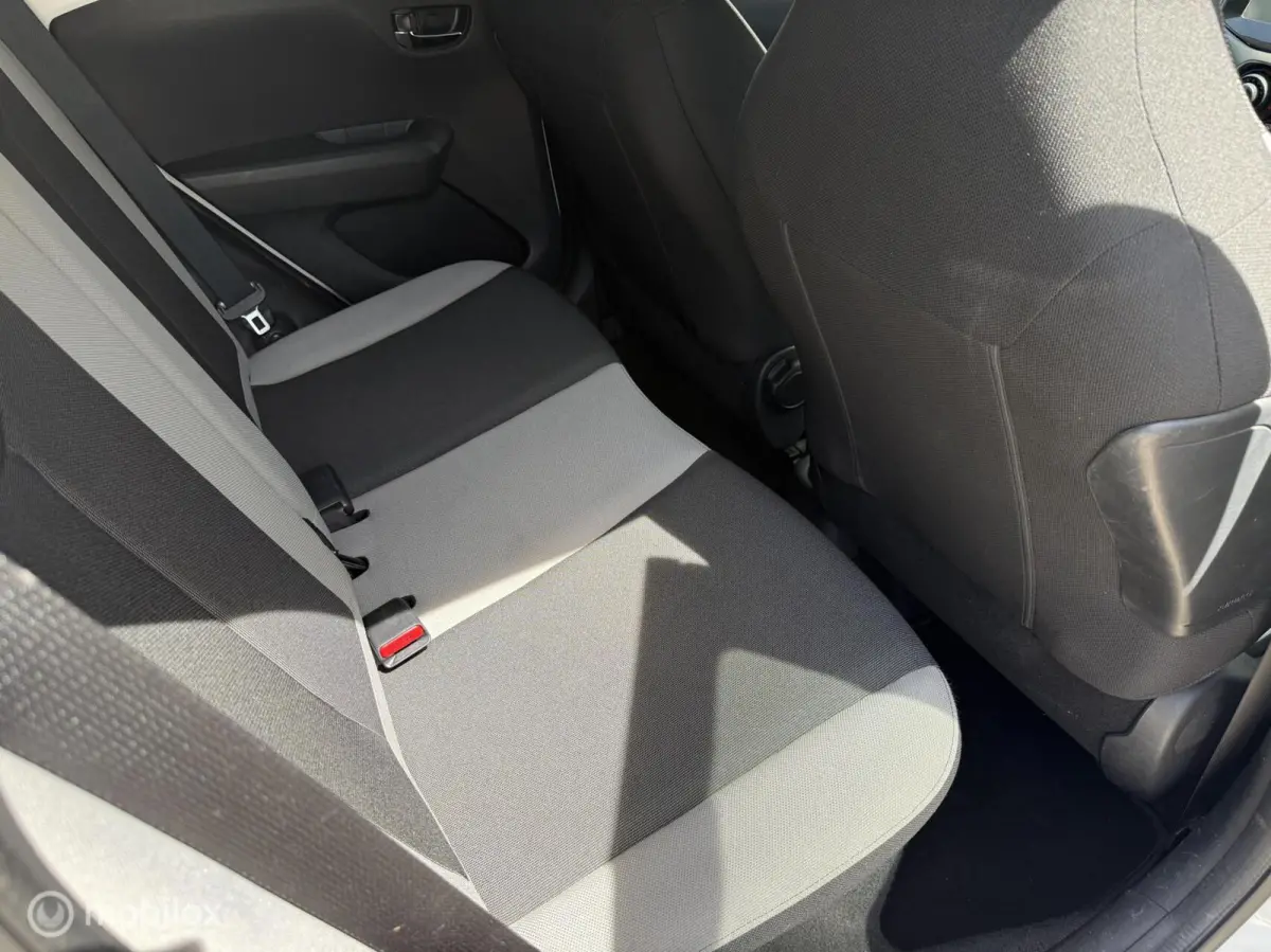 1.0 VVT-i x-sport uitvoering Airco NAP LM velgen