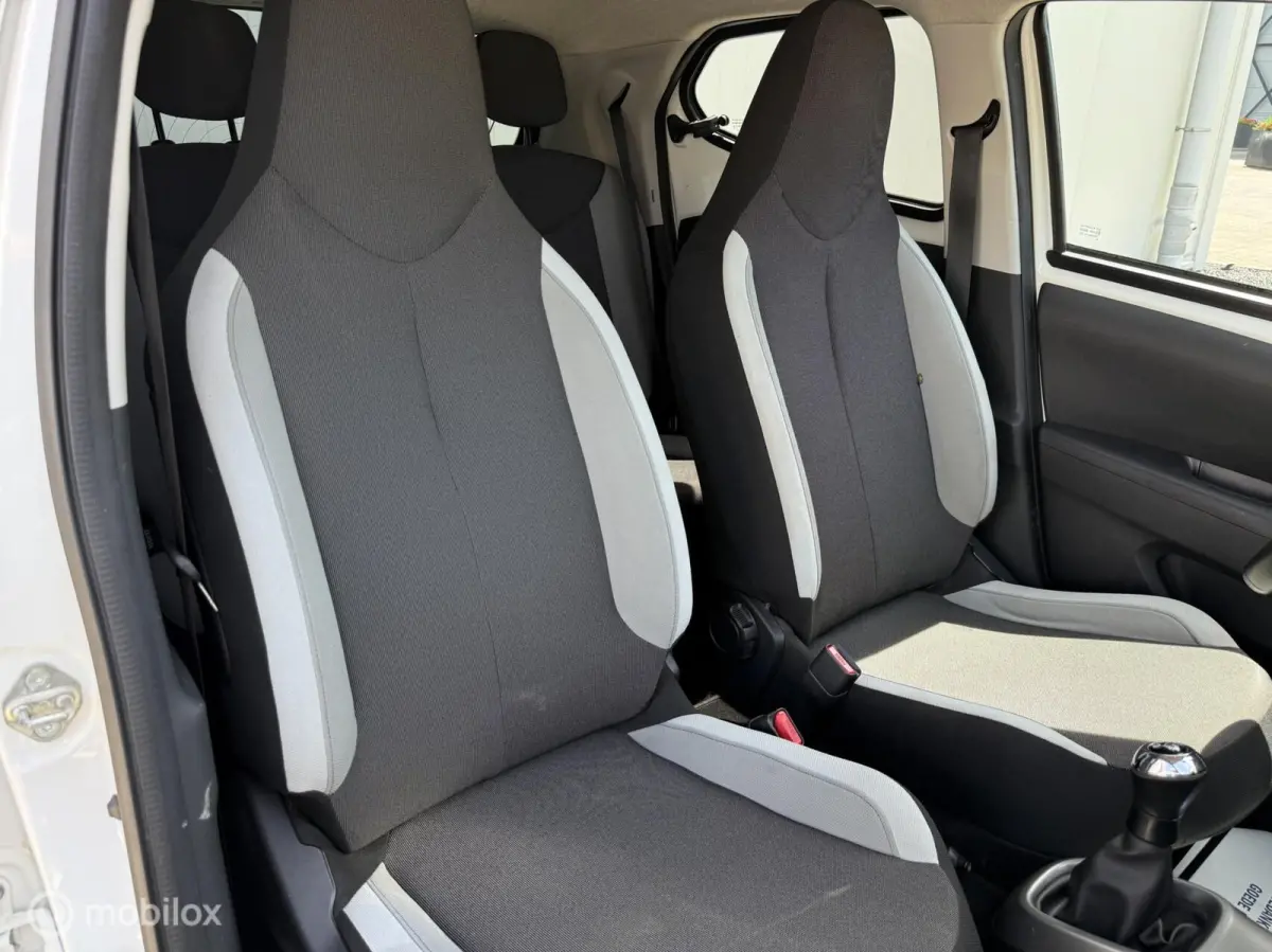 1.0 VVT-i x-sport uitvoering Airco NAP LM velgen