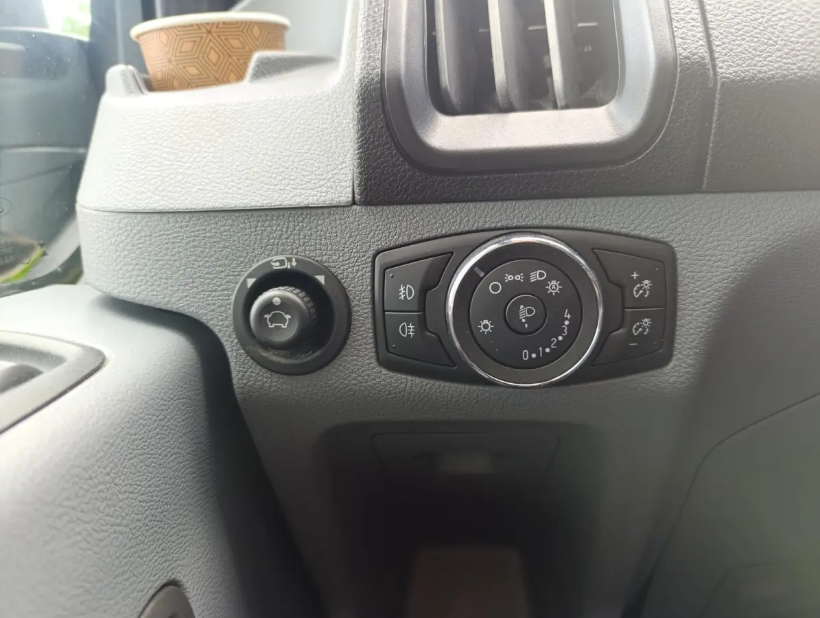310 2.0 TDCI L2H2 Trend | Camera | Navigatie | Hoog dak | Cruise Control | Trekhaak | Imperiaal | Ladder