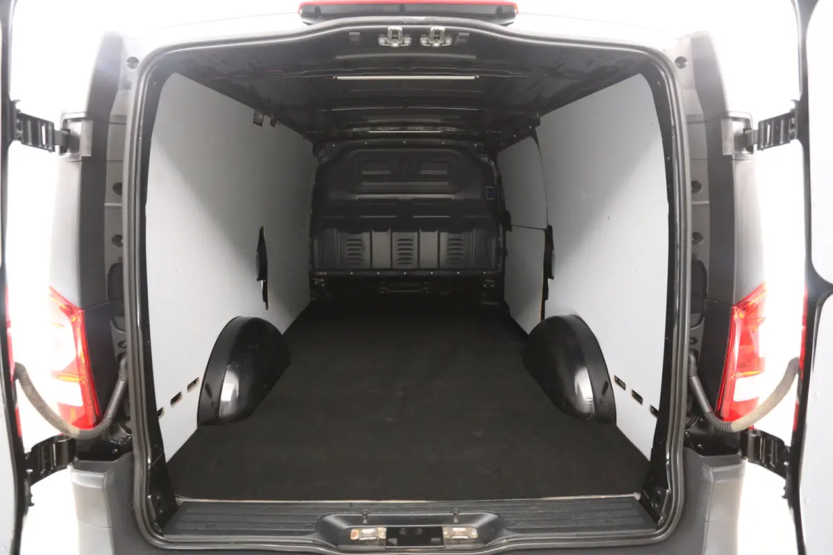 114 CDI Lang | Automaat | Airco | Cruise | Camera | Carplay | 3 Zits | Trekhaak