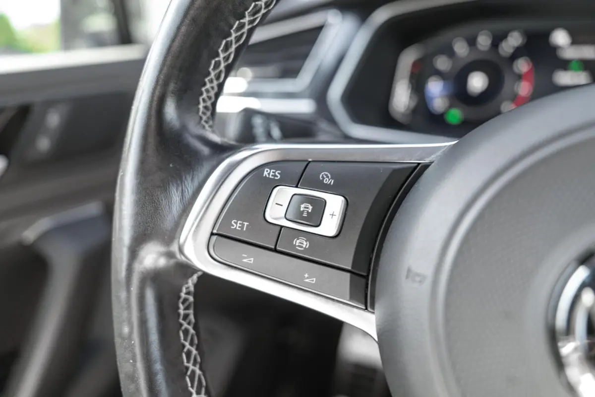 2.0 TSI 4Motion Highline 3x R-Line |Pano|HUD|Leer