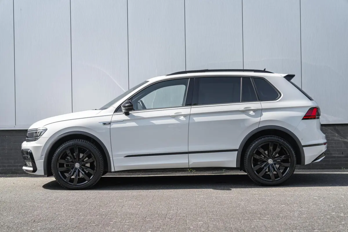 2.0 TSI 4Motion Highline 3x R-Line |Pano|HUD|Leer