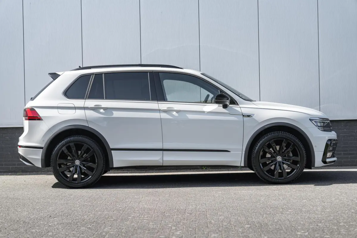 2.0 TSI 4Motion Highline 3x R-Line |Pano|HUD|Leer