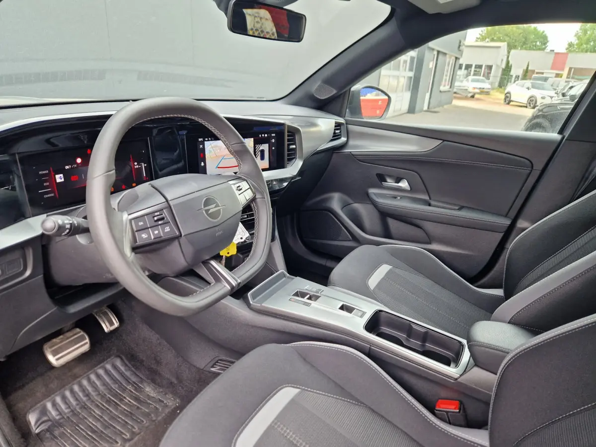 1.2 Hybrid GS 136PK Facelift /Led /Camera /DAB