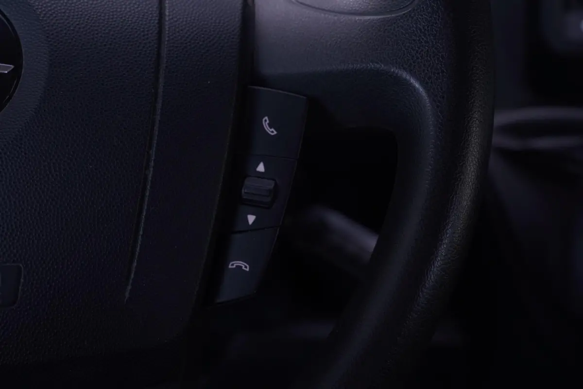2.2d 140 pk Pick Up / Open Laadbak Dubbel Cabine 7p Airco, Cruise Control, LxBxH 280x210x40 cm
