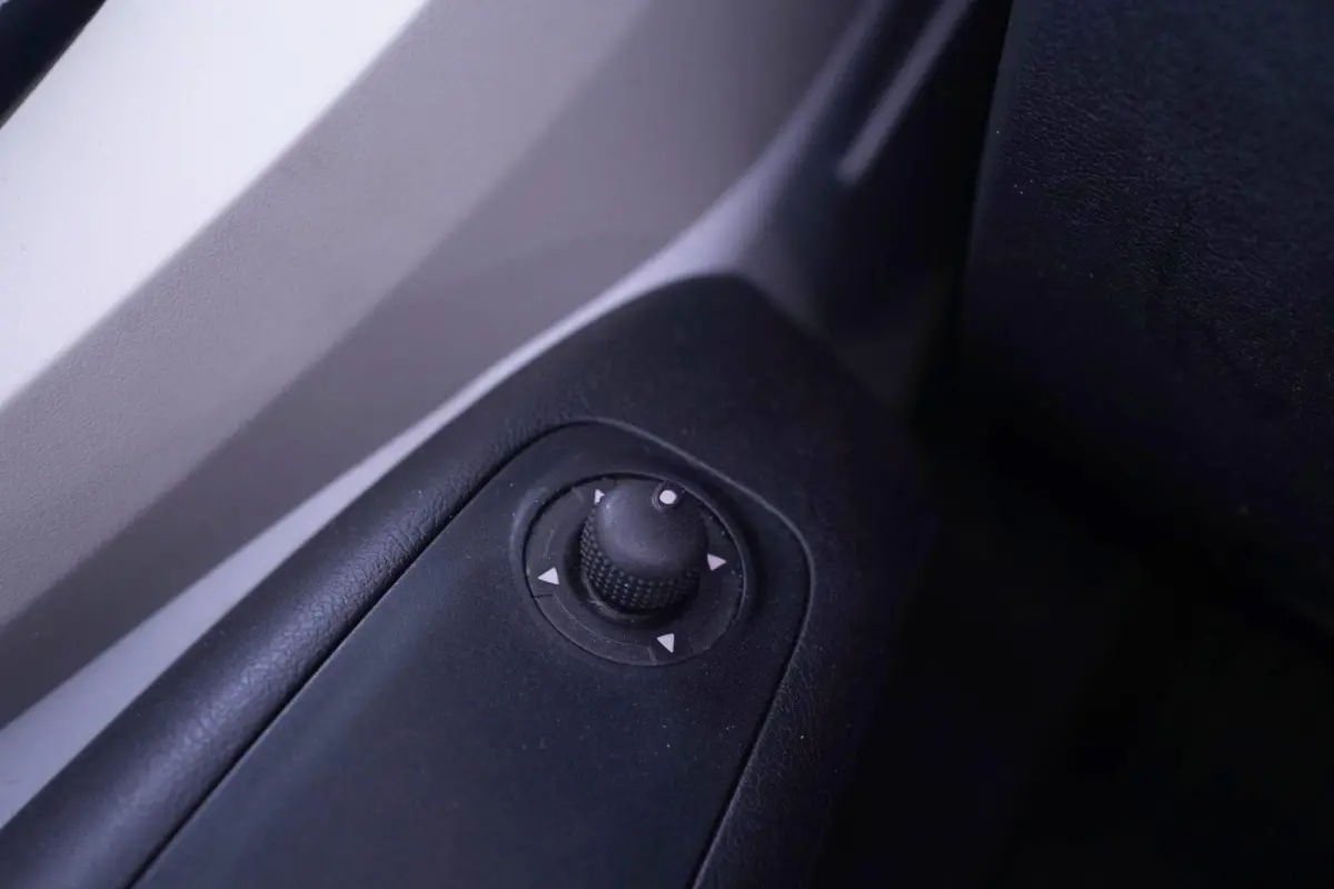 2.2d 140 pk Pick Up / Open Laadbak Dubbel Cabine 7p Airco, Cruise Control, LxBxH 280x210x40 cm