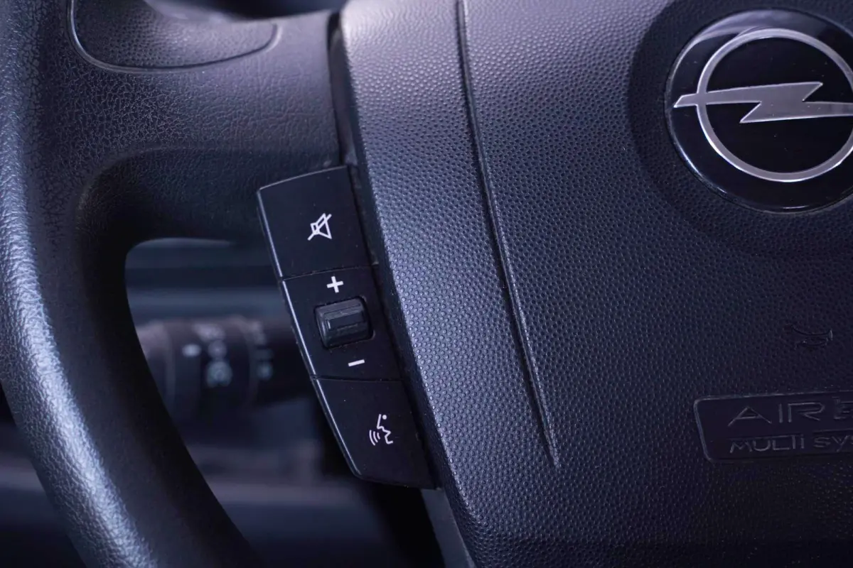2.2d 140 pk Pick Up / Open Laadbak Dubbel Cabine 7p Airco, Cruise Control, LxBxH 280x210x40 cm