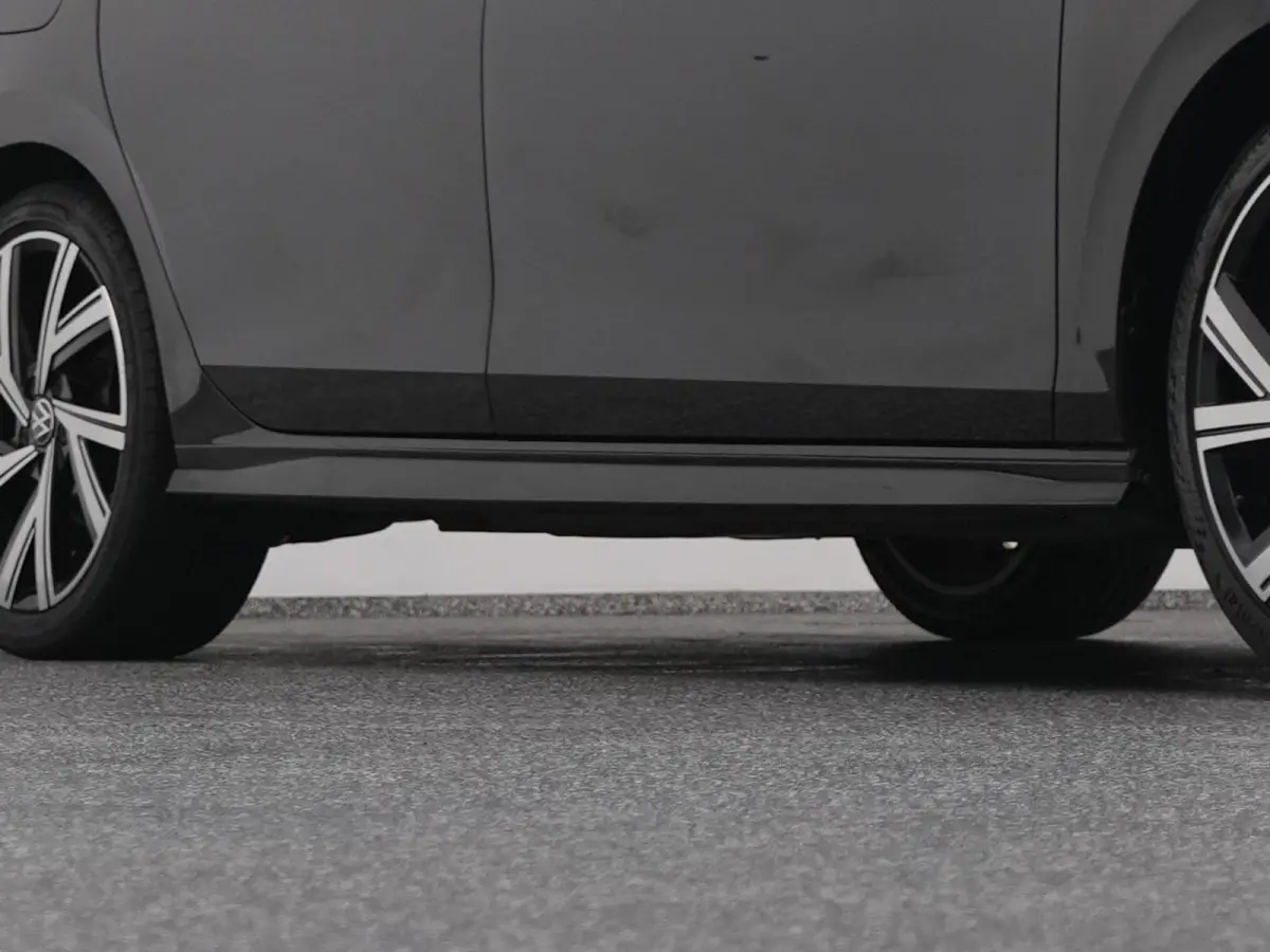 1.5 eTSI R-Line Business | CAMERA | ADAPTIVE | TREKHAAK | STOEL- EN STUURVERW.