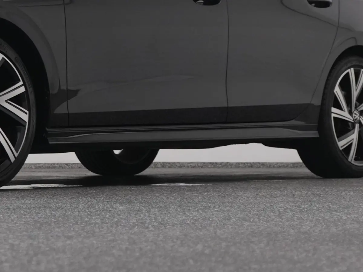 1.5 eTSI R-Line Business | CAMERA | ADAPTIVE | TREKHAAK | STOEL- EN STUURVERW.