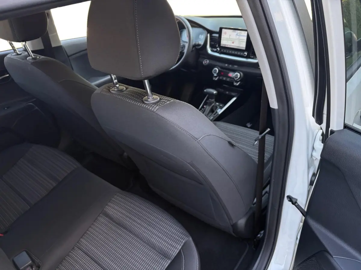 1.0 T-GDi MHEV DynamicPlusLine | Automaat | Cruise Control | Climate Control | Stoelverwarming | Stuurverwarming | Camera | Privacy Glass |
