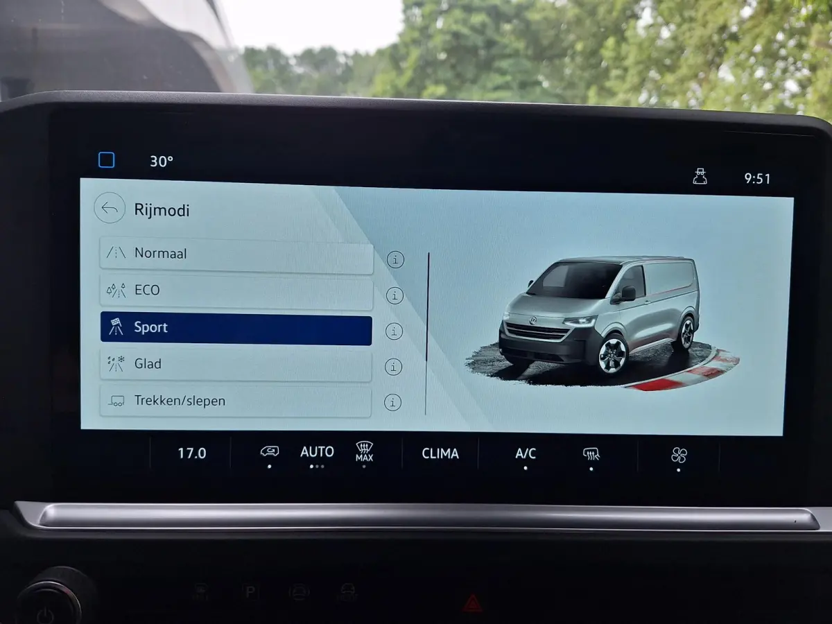 32 L1H1 100kW (Carplay,Pdc,Pomp,5j gar)