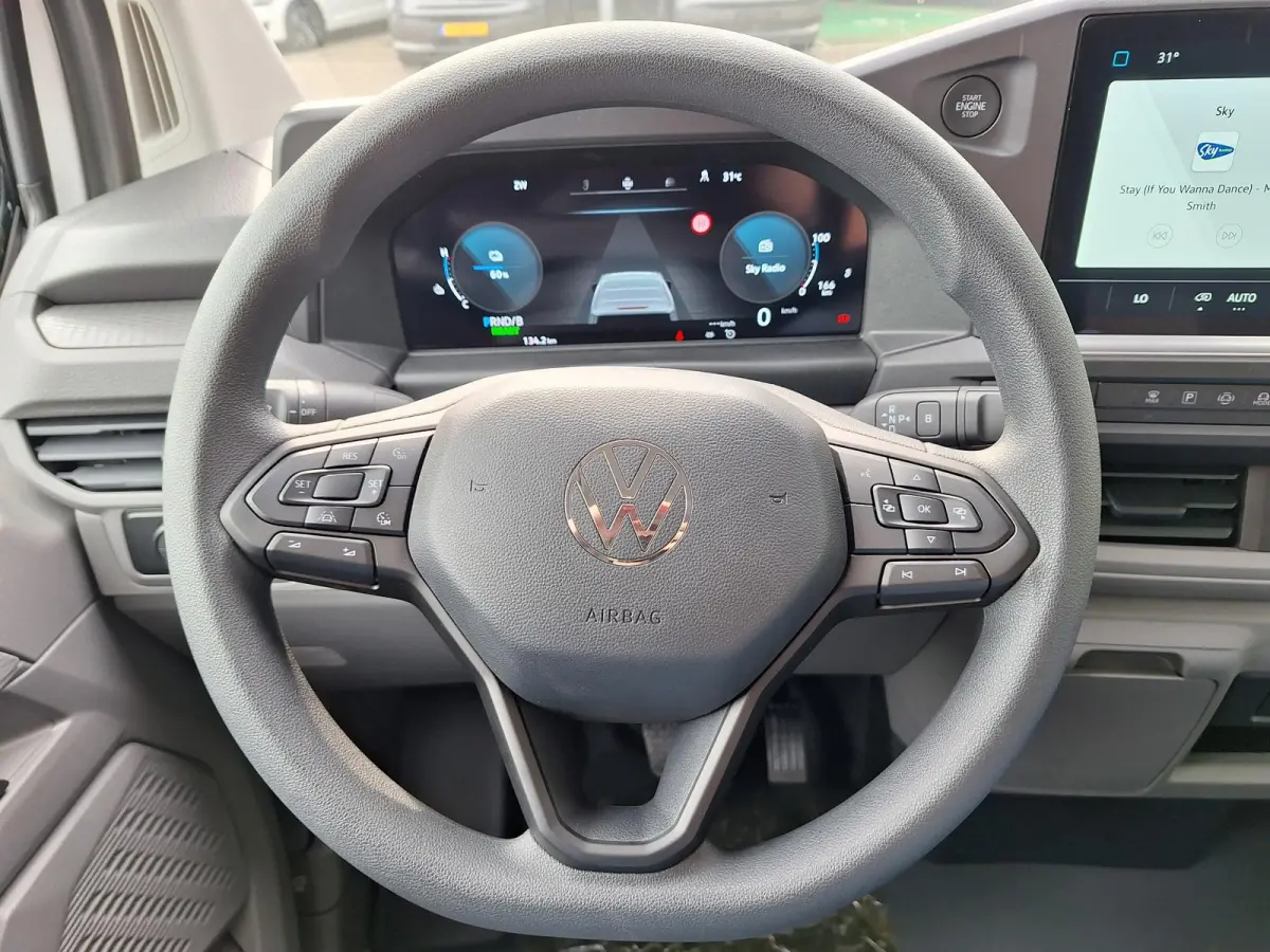 32 L1H1 100kW (Carplay,Pdc,Pomp,5j gar)