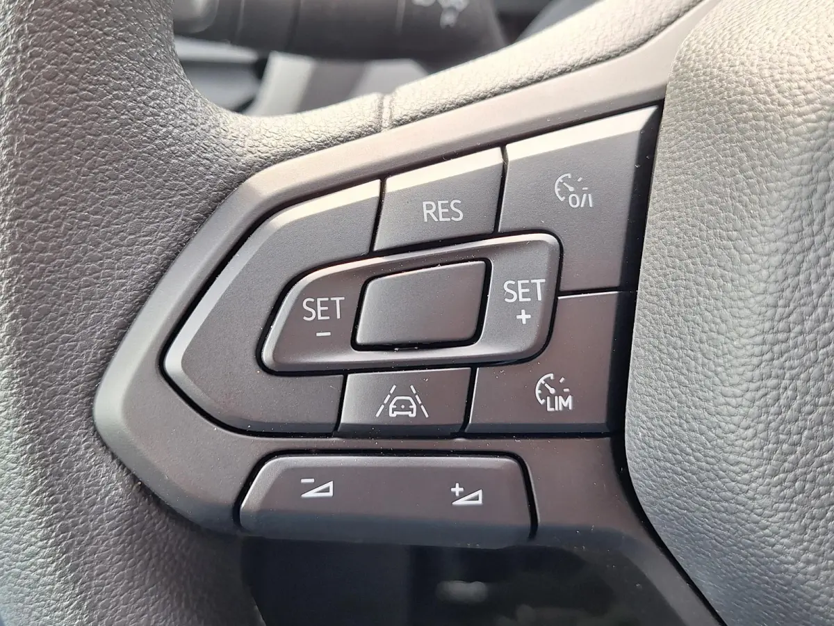 32 L1H1 100kW (Carplay,Pdc,Pomp,5j gar)