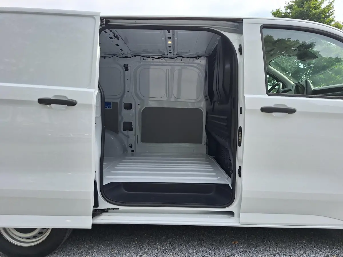 32 L1H1 100kW (Carplay,Pdc,Pomp,5j gar)