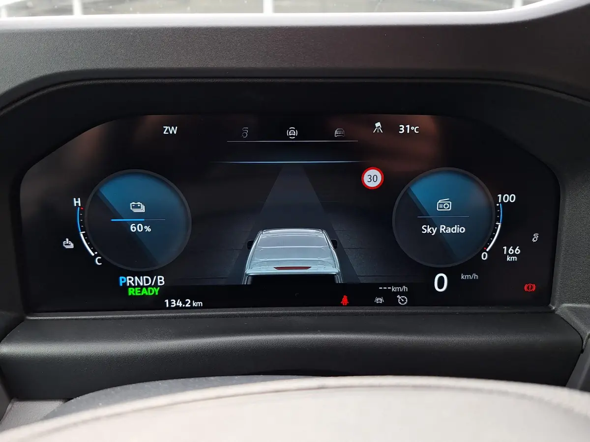 32 L1H1 100kW (Carplay,Pdc,Pomp,5j gar)