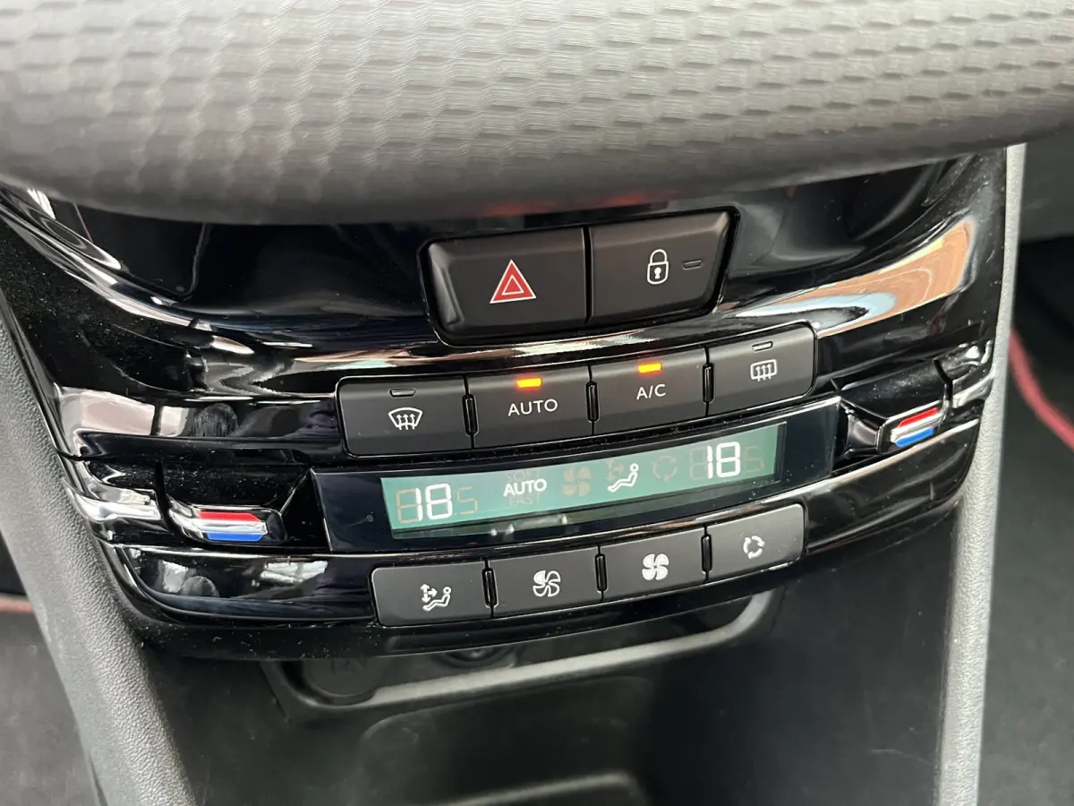 PureTech 110 GT-line | Trekhaak | Carplay/Android Auto | Panoramadak |