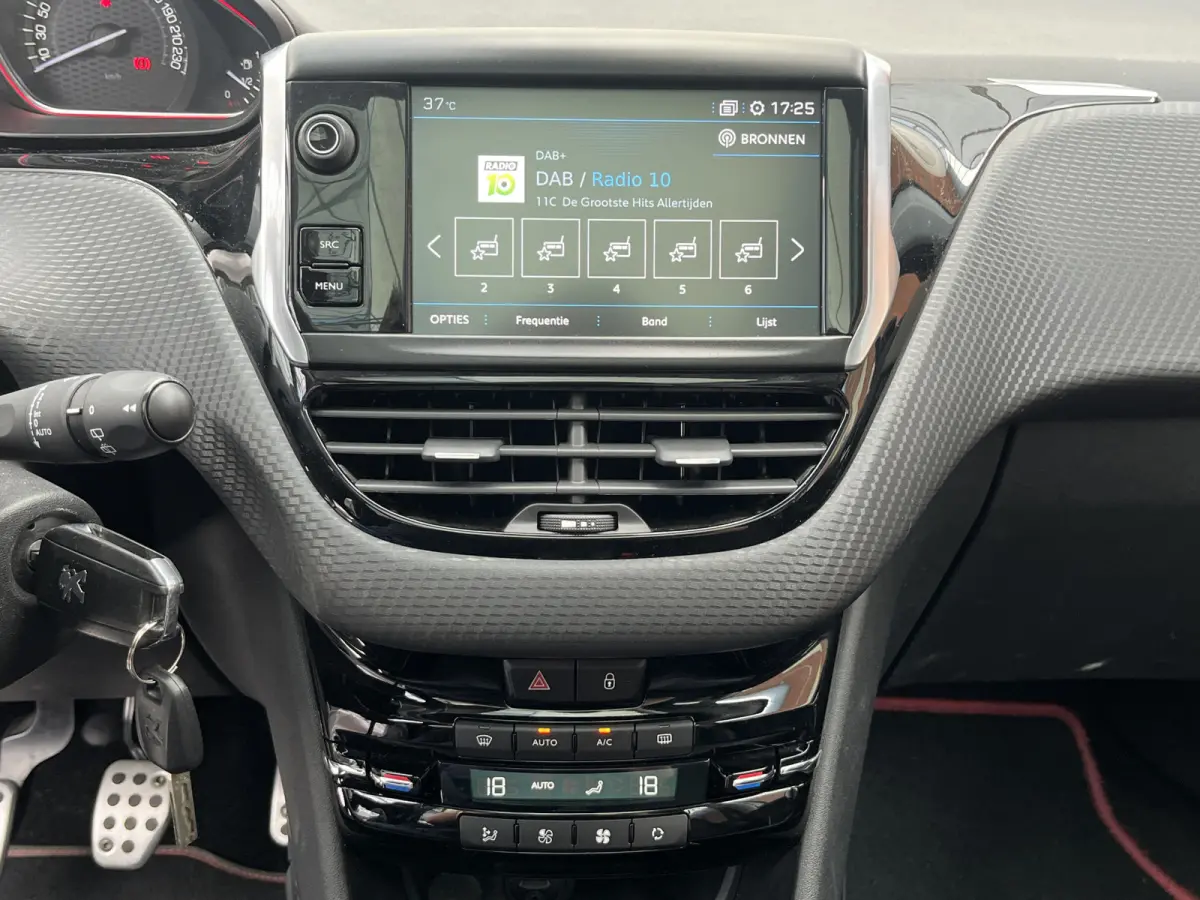 PureTech 110 GT-line | Trekhaak | Carplay/Android Auto | Panoramadak |