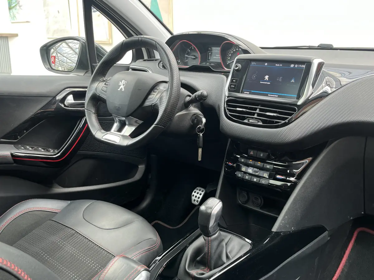 PureTech 110 GT-line | Trekhaak | Carplay/Android Auto | Panoramadak |