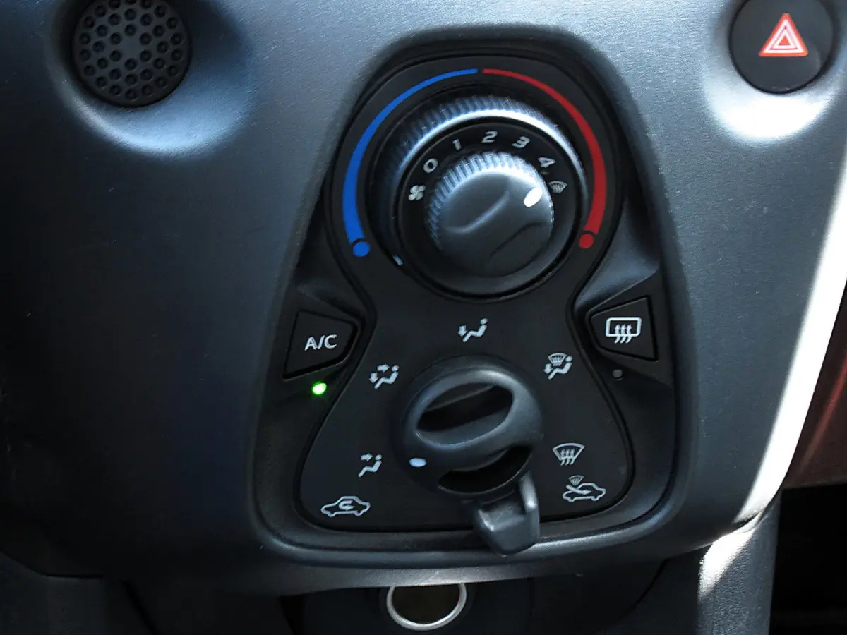 1.0 VVT-i x-fun 5-DRS NIEUWE TYPE | AIRCO | DEALER ONDERHOUDEN | BLUETOOTH |