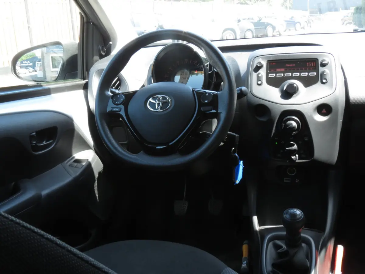 1.0 VVT-i x-fun 5-DRS NIEUWE TYPE | AIRCO | DEALER ONDERHOUDEN | BLUETOOTH |