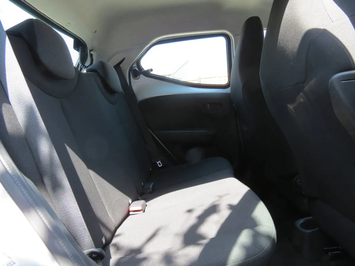 1.0 VVT-i x-fun 5-DRS NIEUWE TYPE | AIRCO | DEALER ONDERHOUDEN | BLUETOOTH |