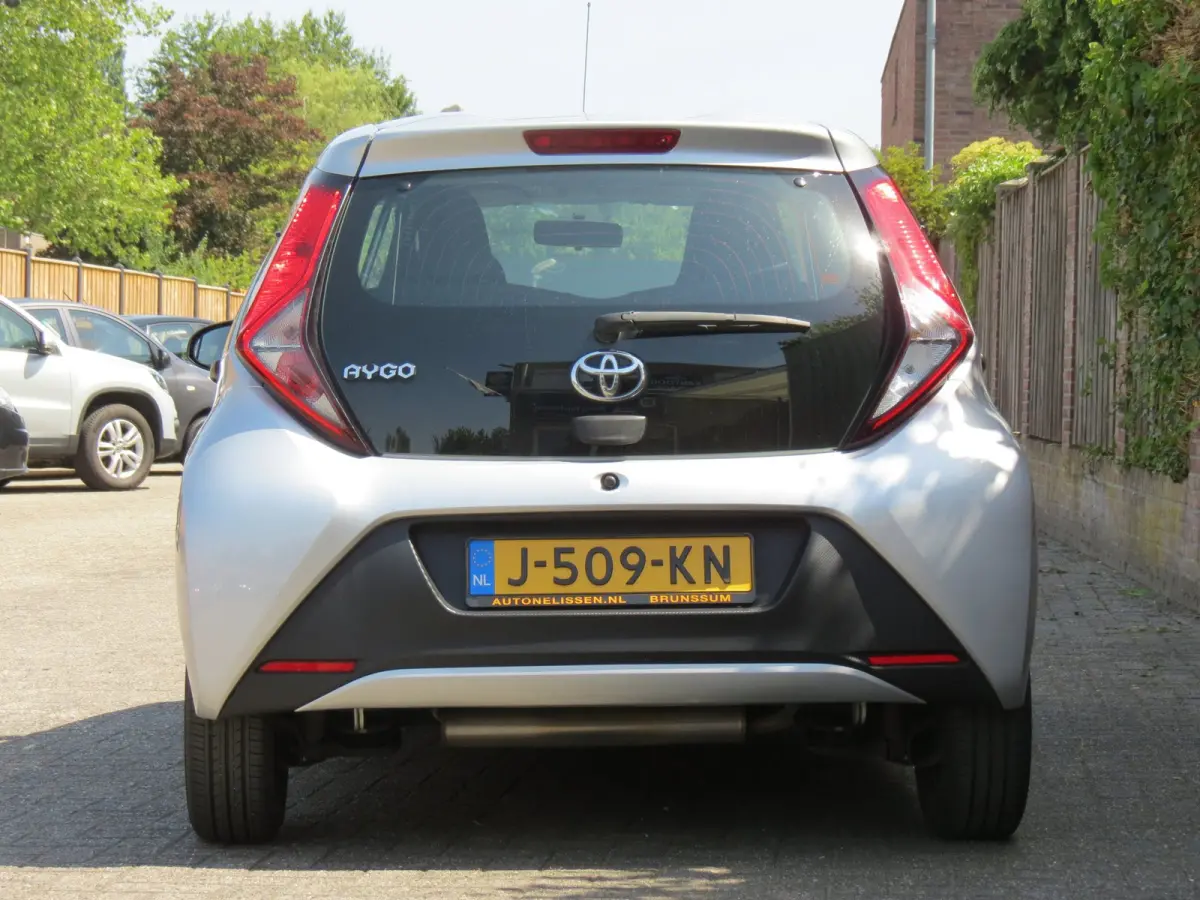 1.0 VVT-i x-fun 5-DRS NIEUWE TYPE | AIRCO | DEALER ONDERHOUDEN | BLUETOOTH |