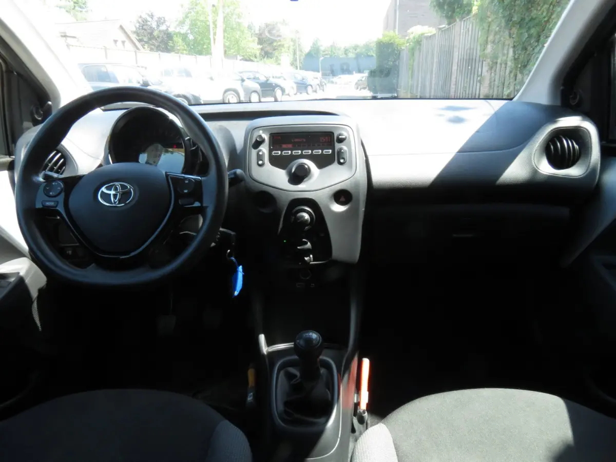 1.0 VVT-i x-fun 5-DRS NIEUWE TYPE | AIRCO | DEALER ONDERHOUDEN | BLUETOOTH |