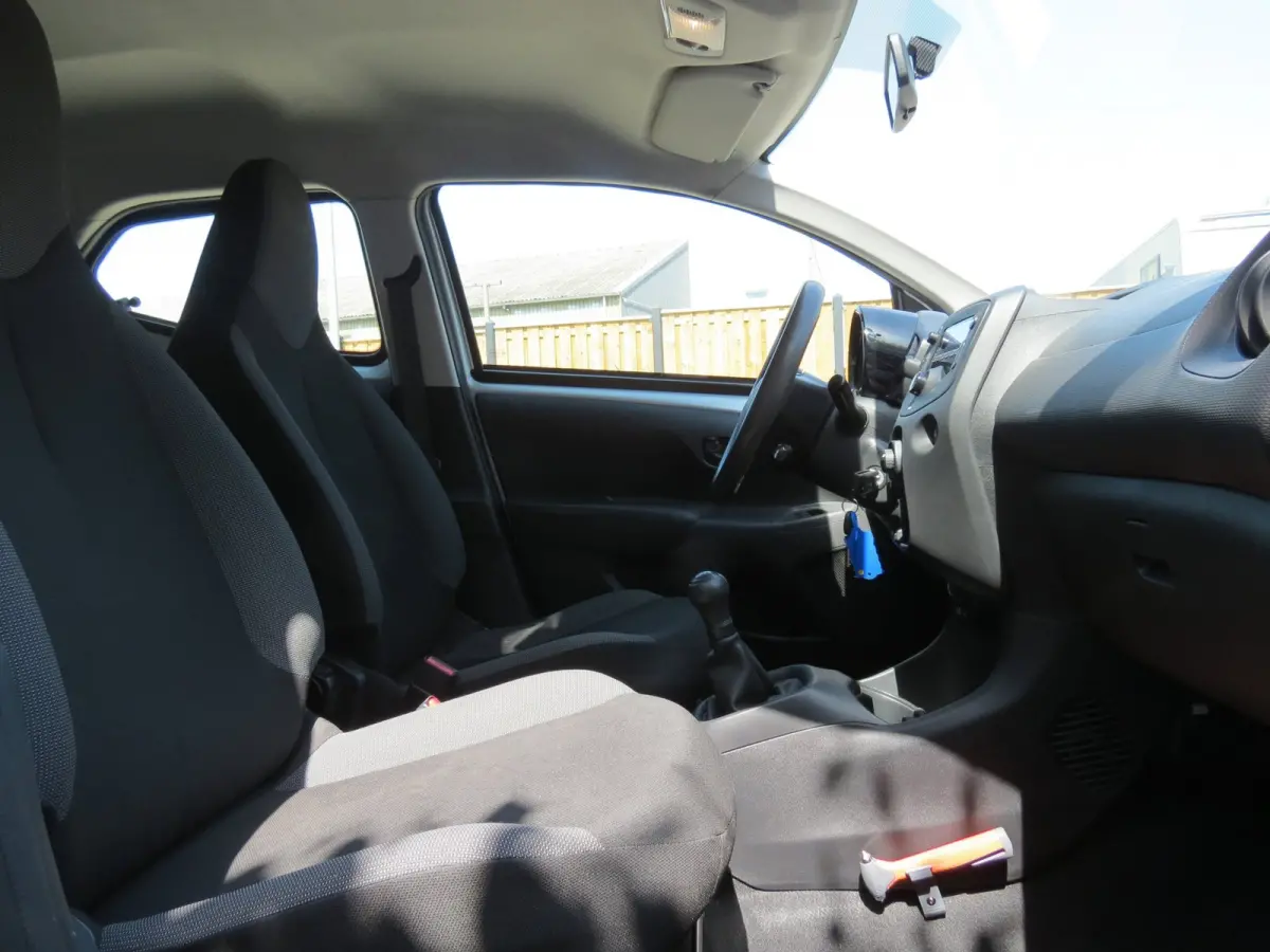 1.0 VVT-i x-fun 5-DRS NIEUWE TYPE | AIRCO | DEALER ONDERHOUDEN | BLUETOOTH |