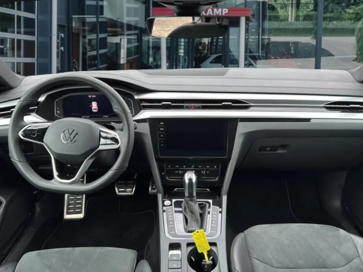 1.4 TSI DSG R-LINE BUSINESS+ TREKHAAK/ELEKKLEP/360CAM/ACC/STOELVERW