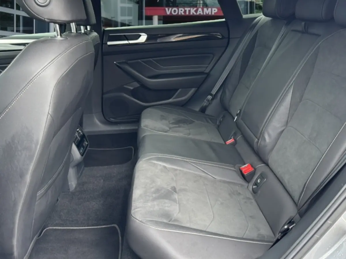 1.4 TSI DSG R-LINE BUSINESS+ TREKHAAK/ELEKKLEP/360CAM/ACC/STOELVERW