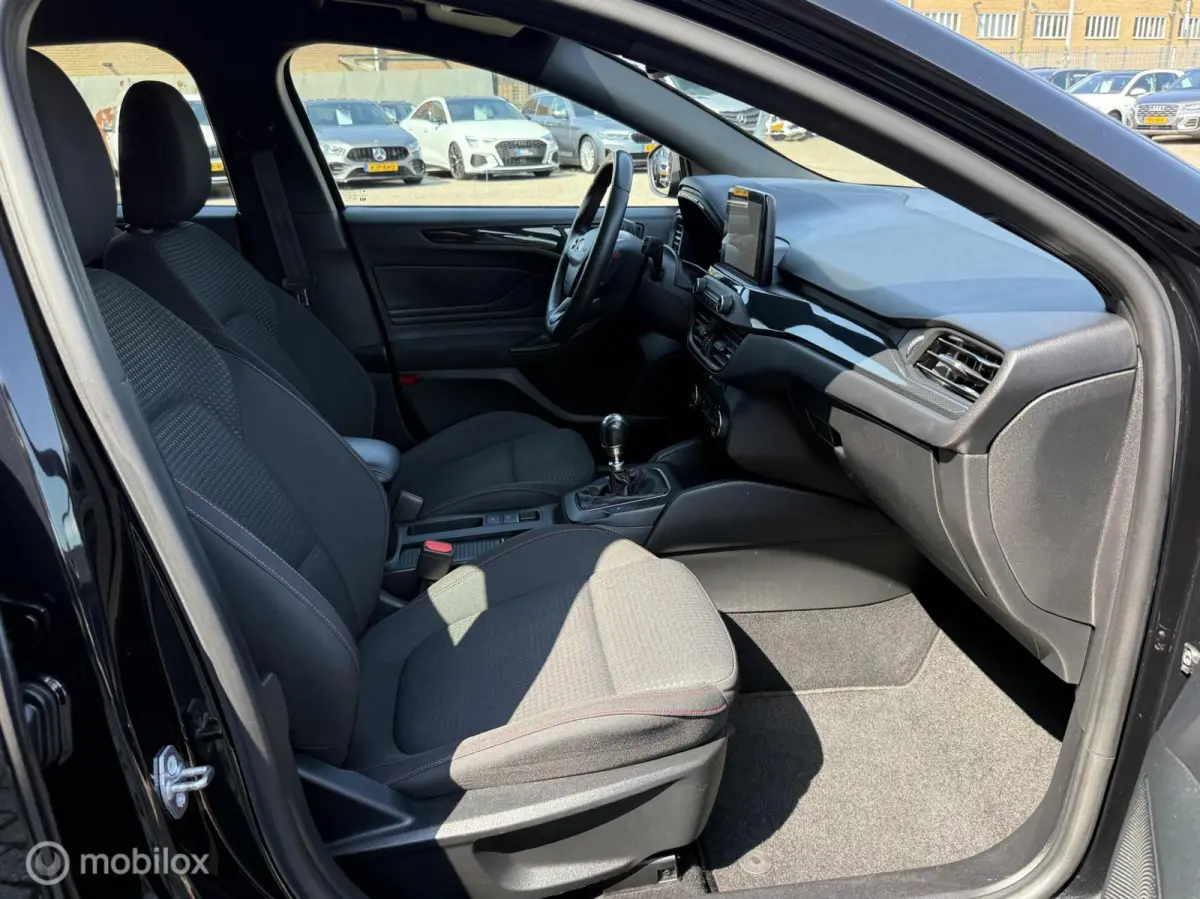 1.0 EcoBoost ST Line Business
