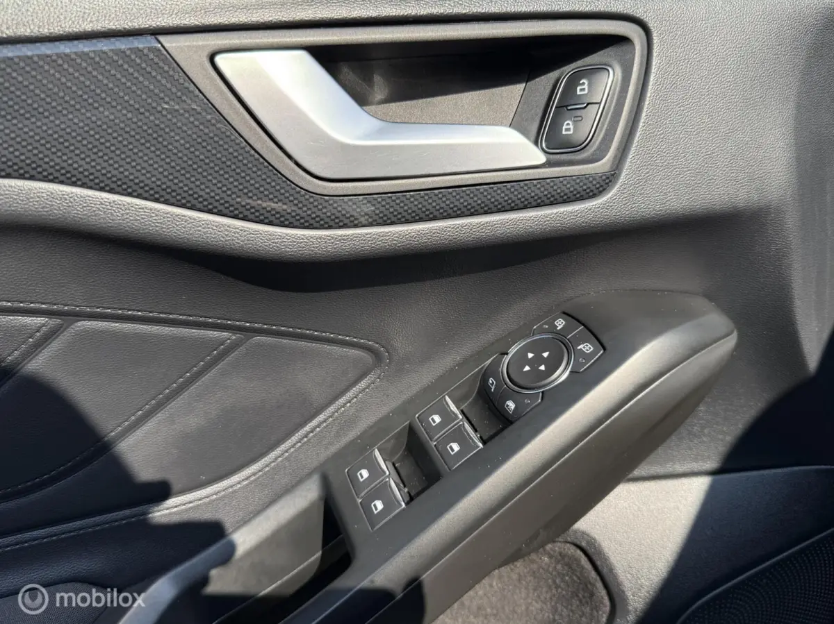 1.0 EcoBoost ST Line Business