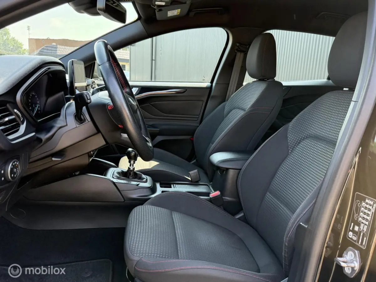 1.0 EcoBoost ST Line Business