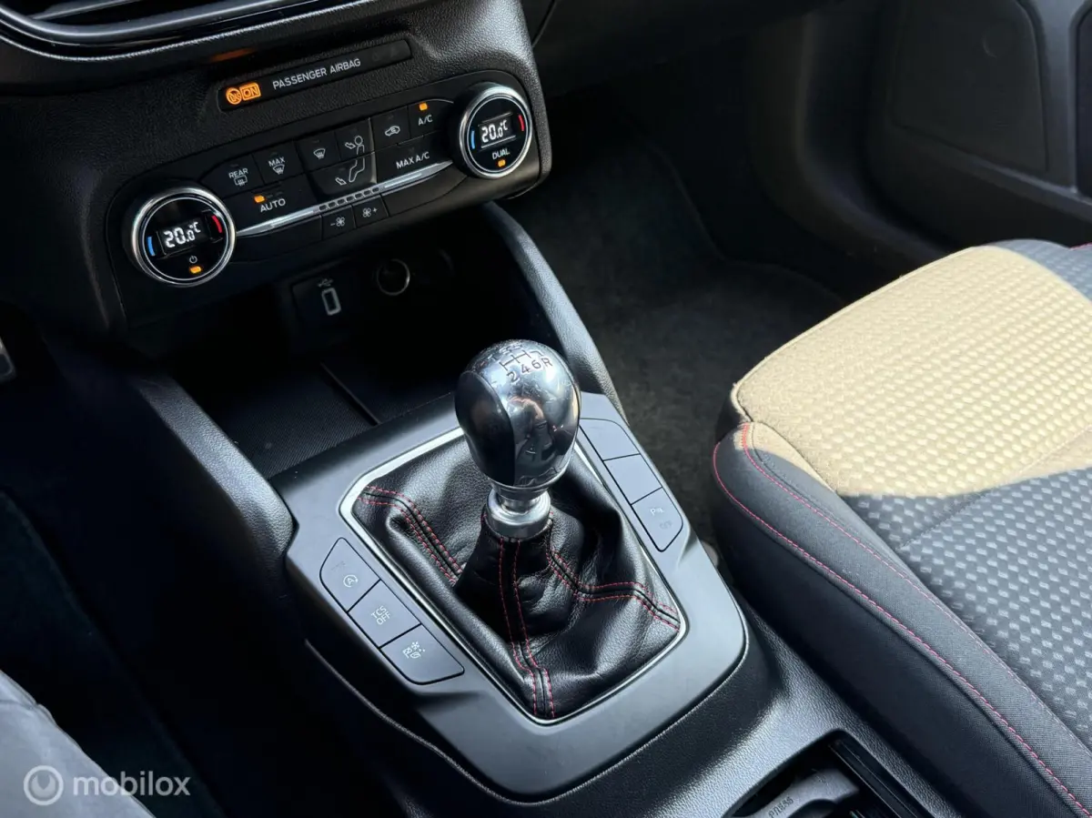 1.0 EcoBoost ST Line Business