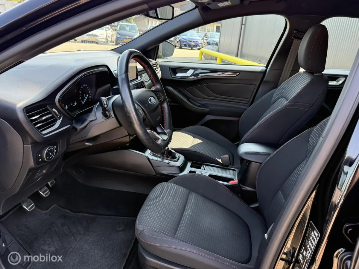 1.0 EcoBoost ST Line Business